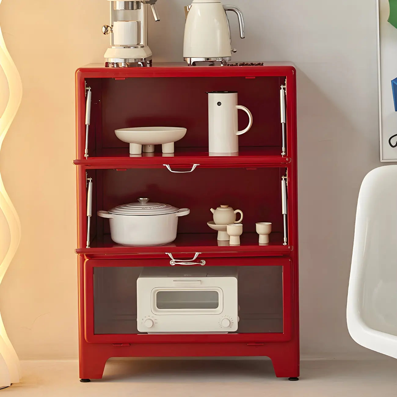 Vitrine rouge glamour en acier avec portes vitrées pour salle à manger