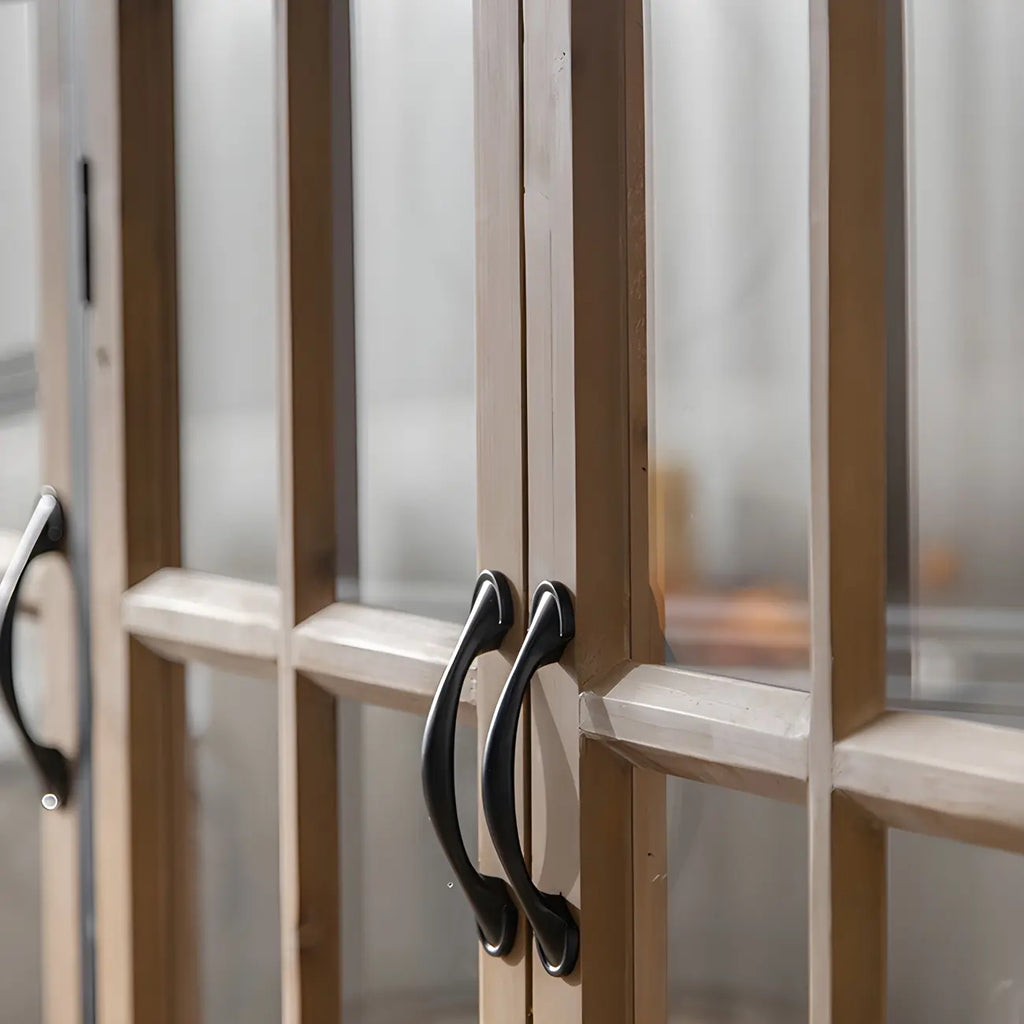 Vitrine classique en bois brun courbé avec porte vitrée