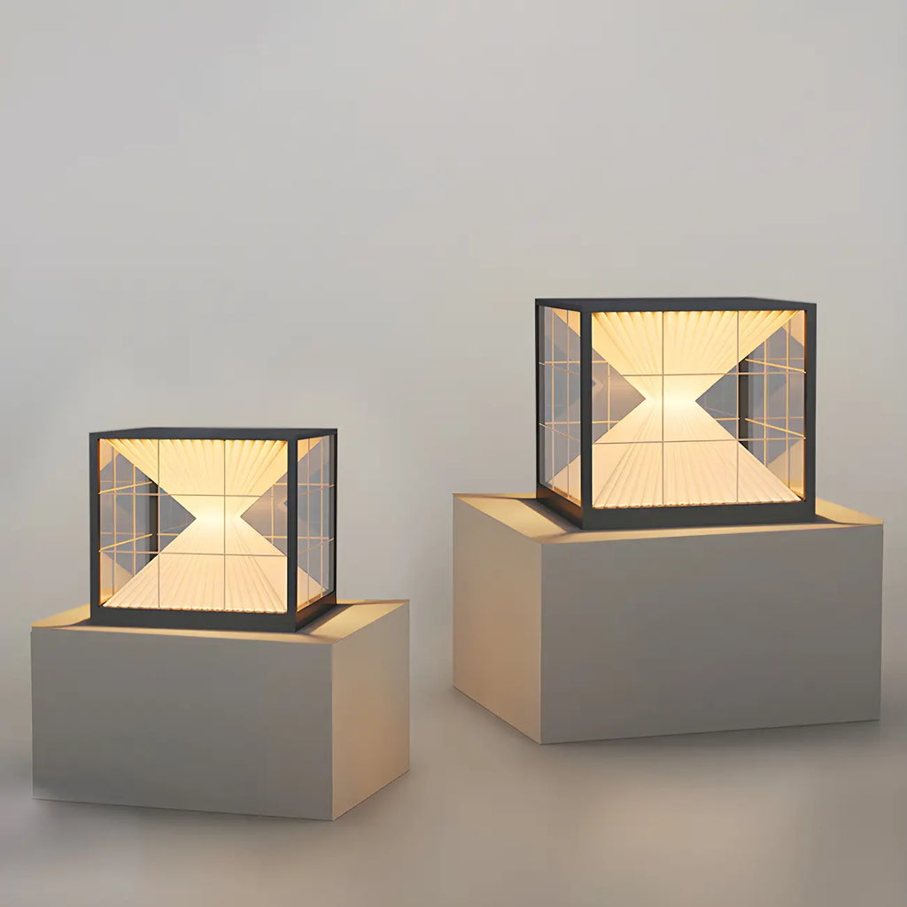 Lampes solaires cubiques transparentes noires pour poteaux extérieurs