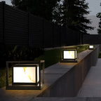 Élégants lampadaires solaires cubiques en métal noir pour l'extérieur