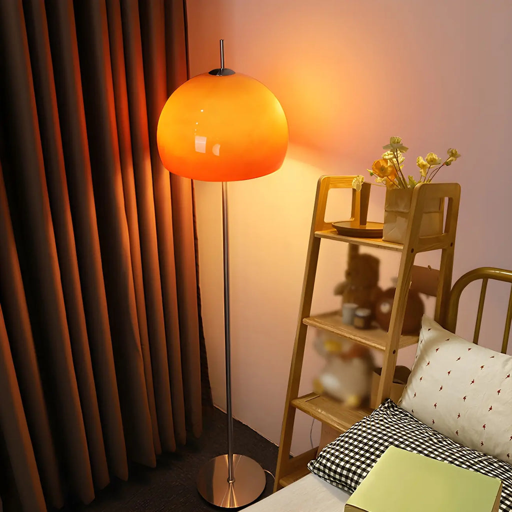 Lampadaire contemporain avec dôme en verre orange ambré
