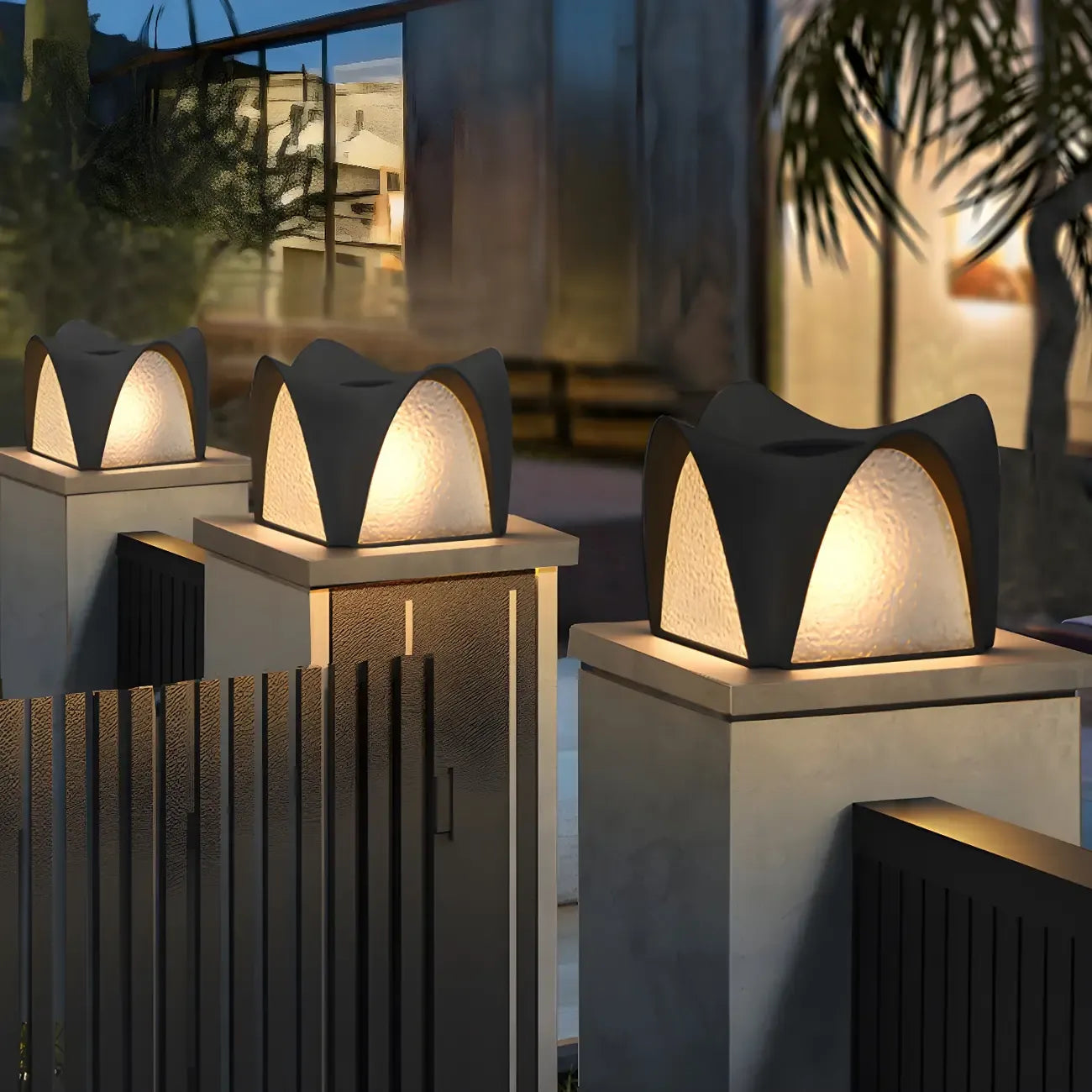 Lampade da esterno a energia solare ad arco nere testurizzate per pali