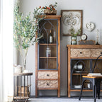 Vitrine classique à deux tiroirs en bois brun moyen et verre