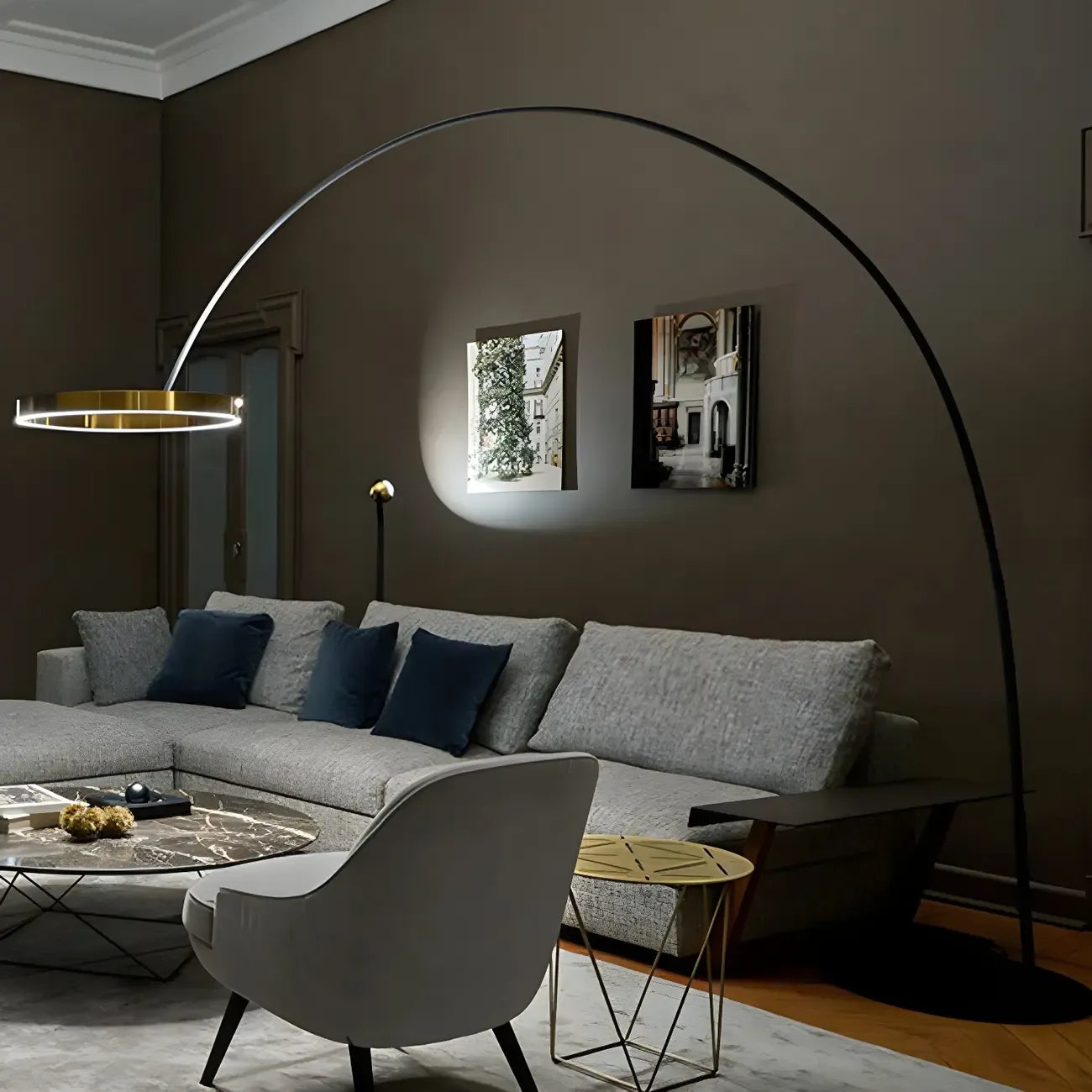 Lampadaire LED arqué doré avec anneau métallique et variateur,