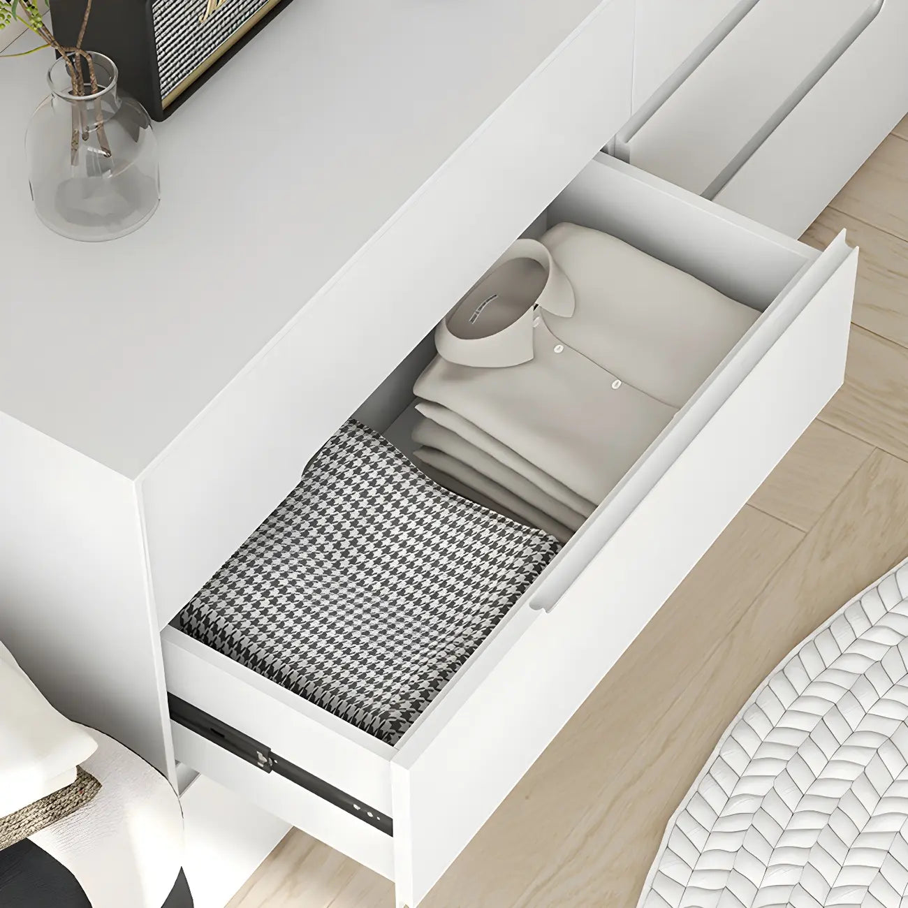 Commode minimaliste en bois blanc avec tiroirs à fermeture douce