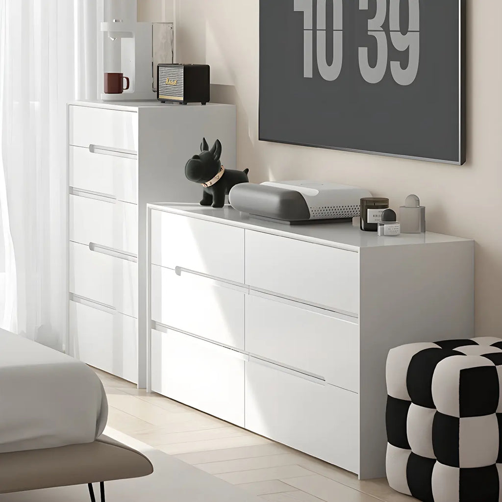 Commode minimaliste en bois blanc avec tiroirs à fermeture douce