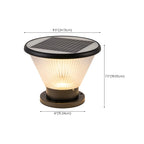 Lampadaires d'extérieur pyramidaux modernes à texture noire.