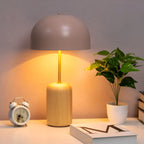 Lampe de chevet minimaliste en fer et bois en forme de dôme