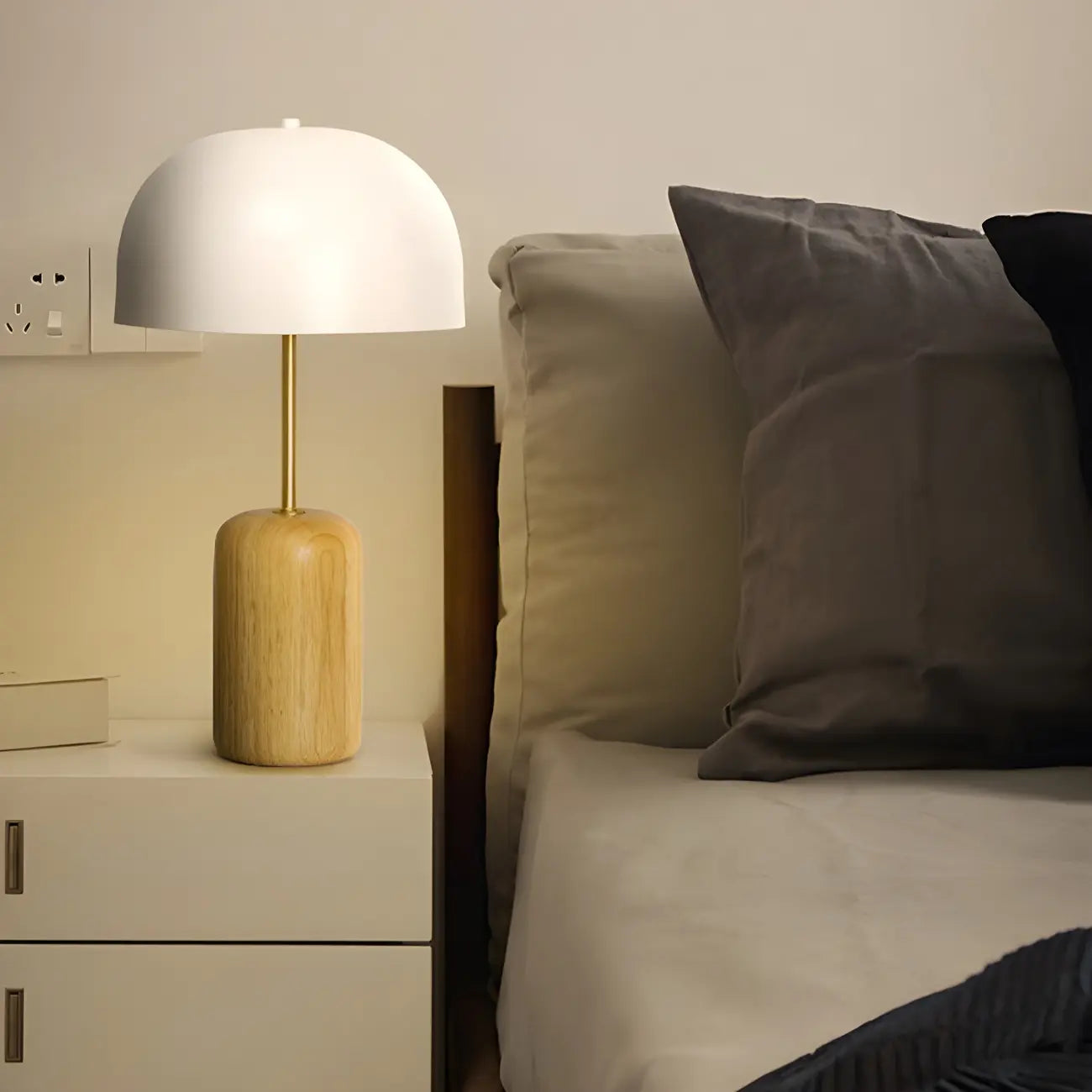 Lampe de chevet minimaliste en fer et bois en forme de dôme