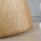Lampe de chevet minimaliste en fer et bois en forme de dôme