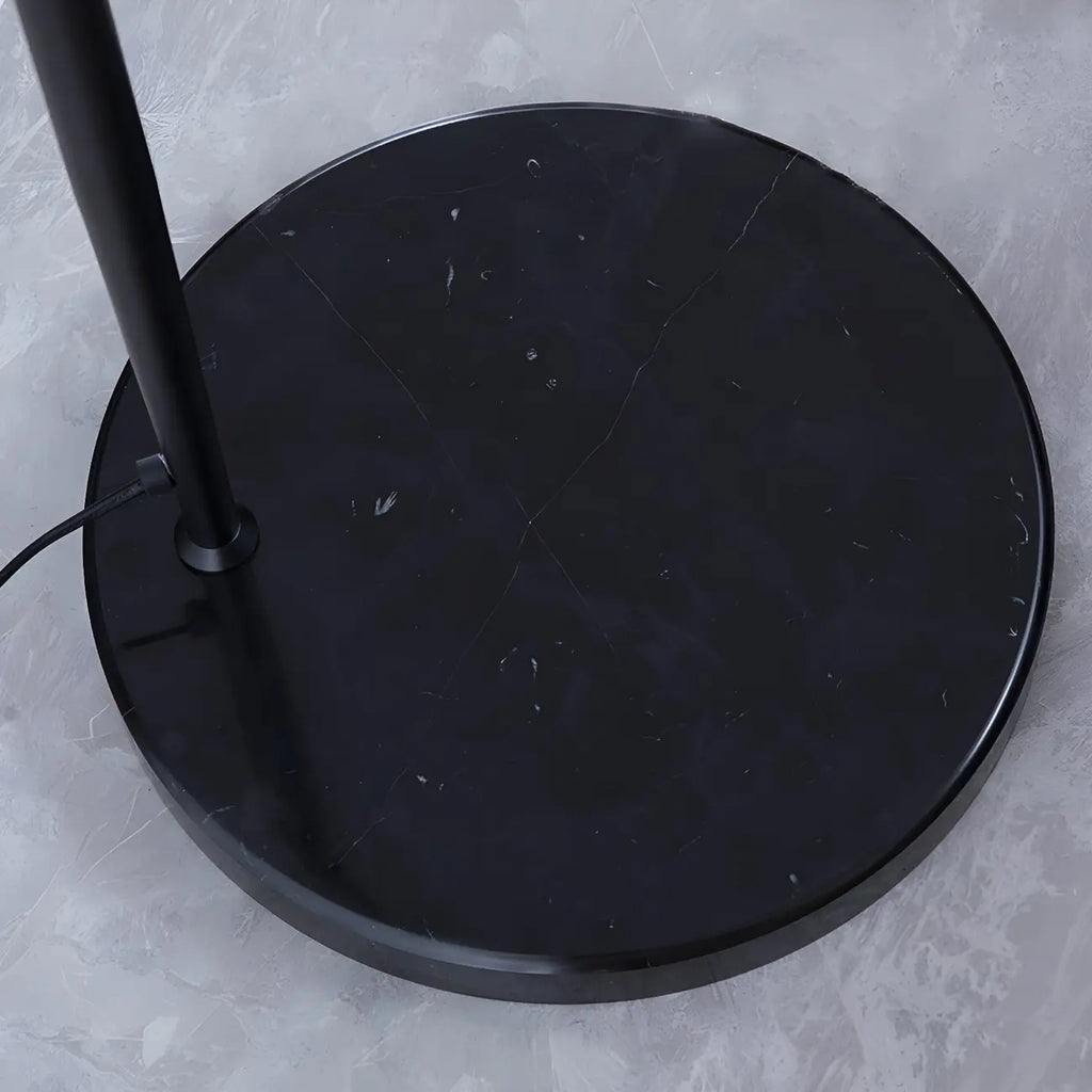 Lampadaire arqué en fer à dôme noir avec interrupteur au pied