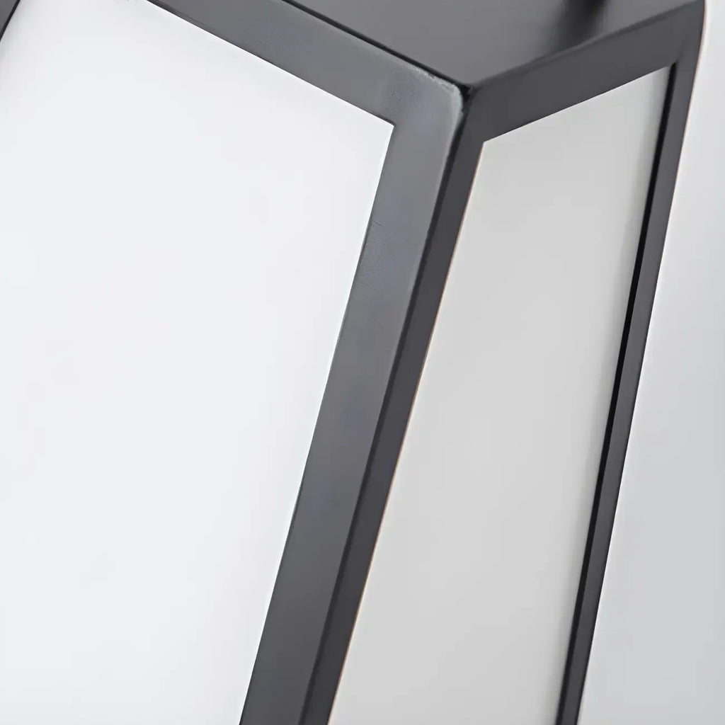 Lampe de poteau conique en métal noir avec poignée