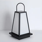 Lampe de poteau conique en métal noir avec poignée