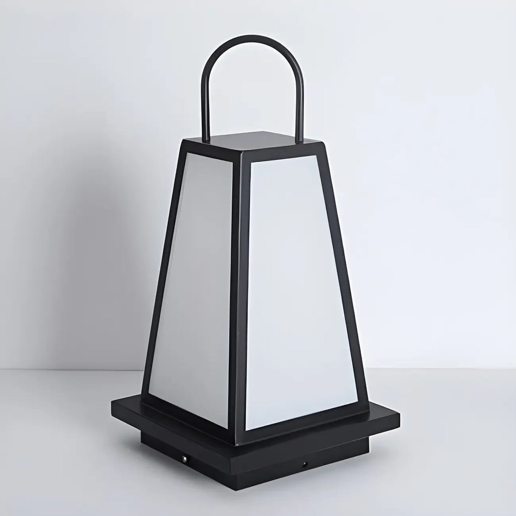 Lampe de poteau conique en métal noir avec poignée