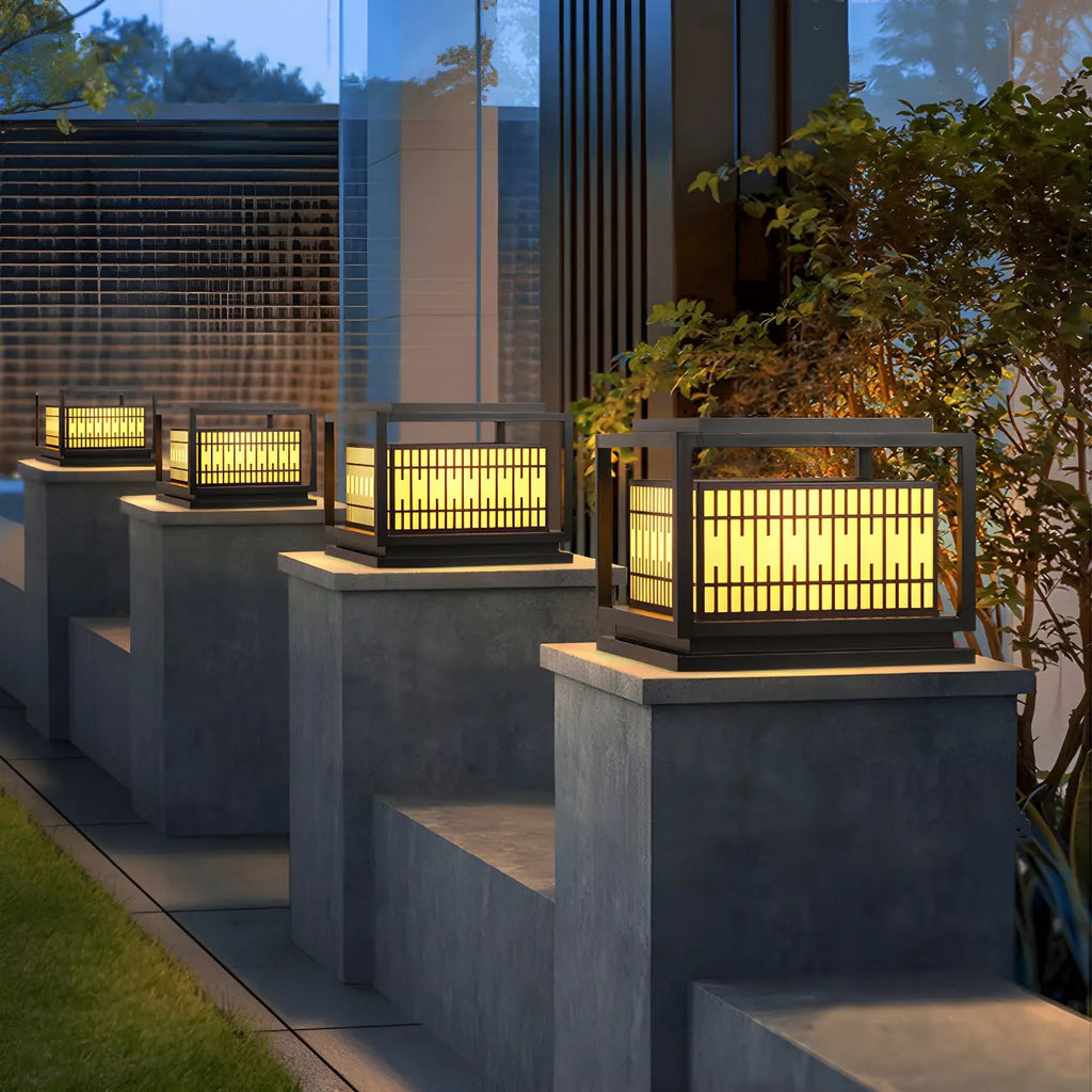 Lampes solaires rectangulaires en métal noir à lumière chaude pour poteaux extérieurs