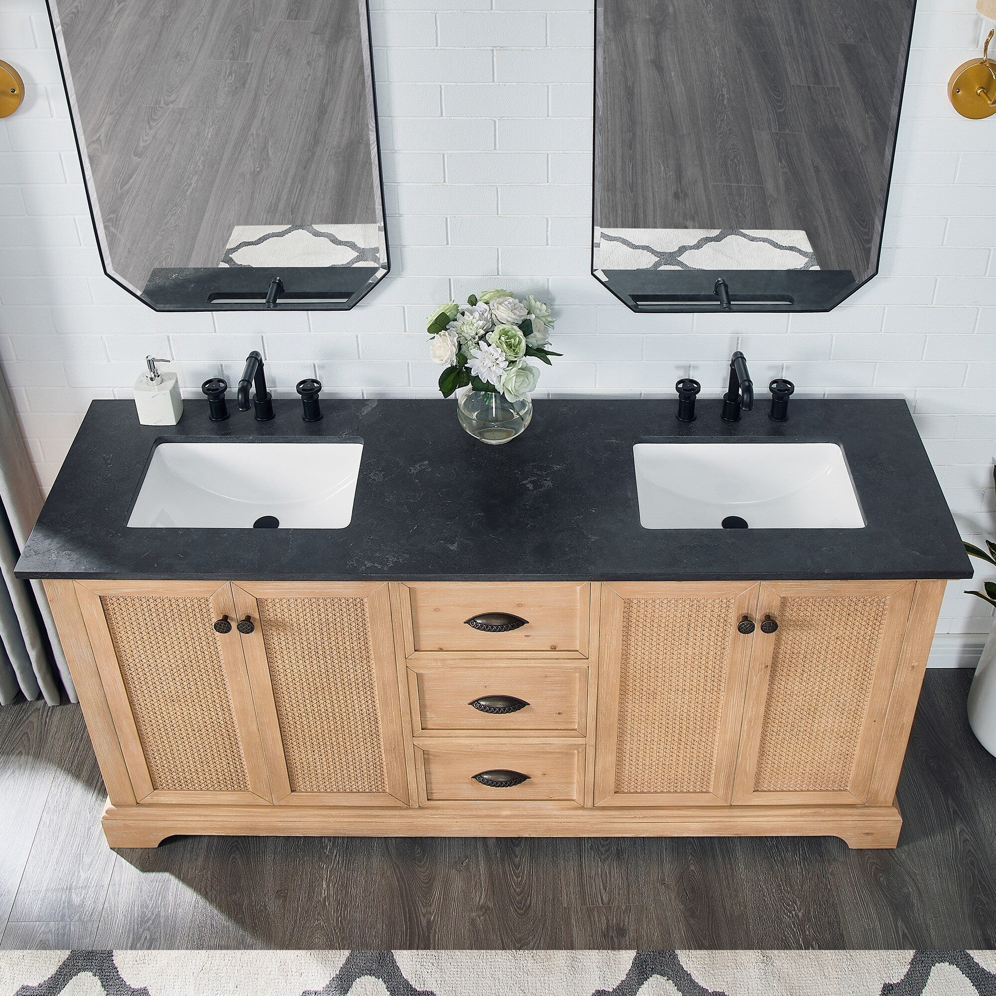 Meuble-lavabo Hervas avec plateau en marbre naturel, sans miroir.
