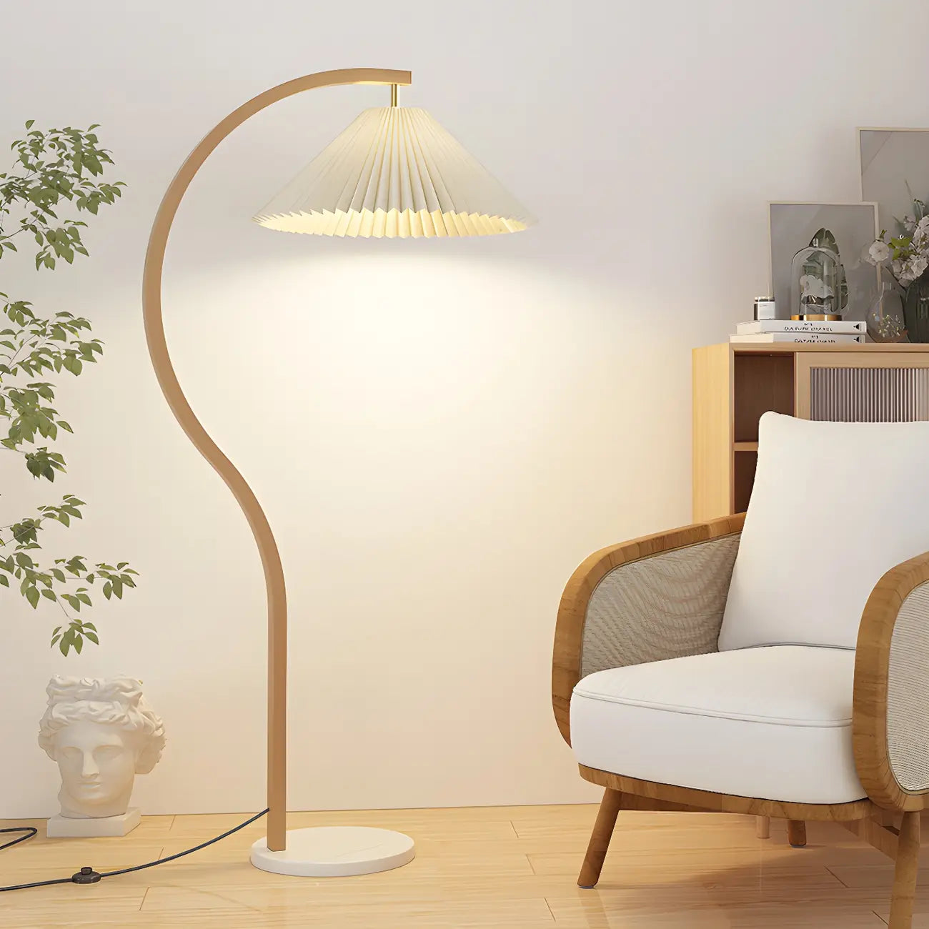Lampadaire moderne arqué avec abat-jour plissé réglable