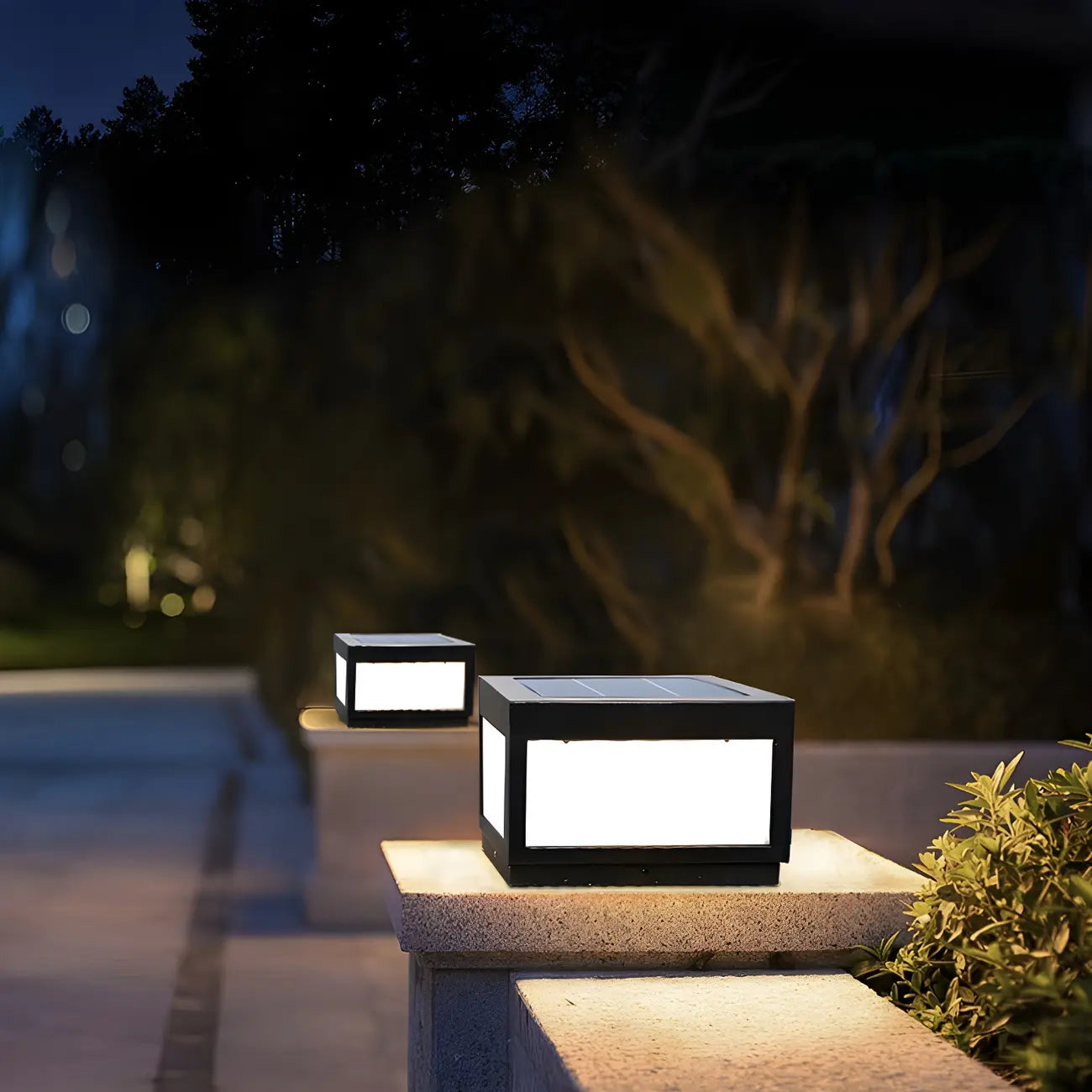 Lampadaires solaires LED rectangulaires noirs pour l'extérieur