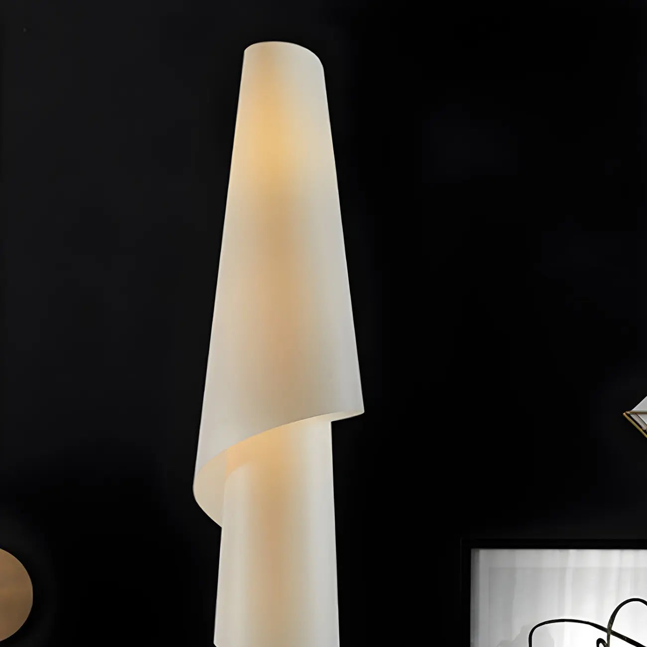 Lampadaire LED spiralé blanc unique pour la décoration du salon