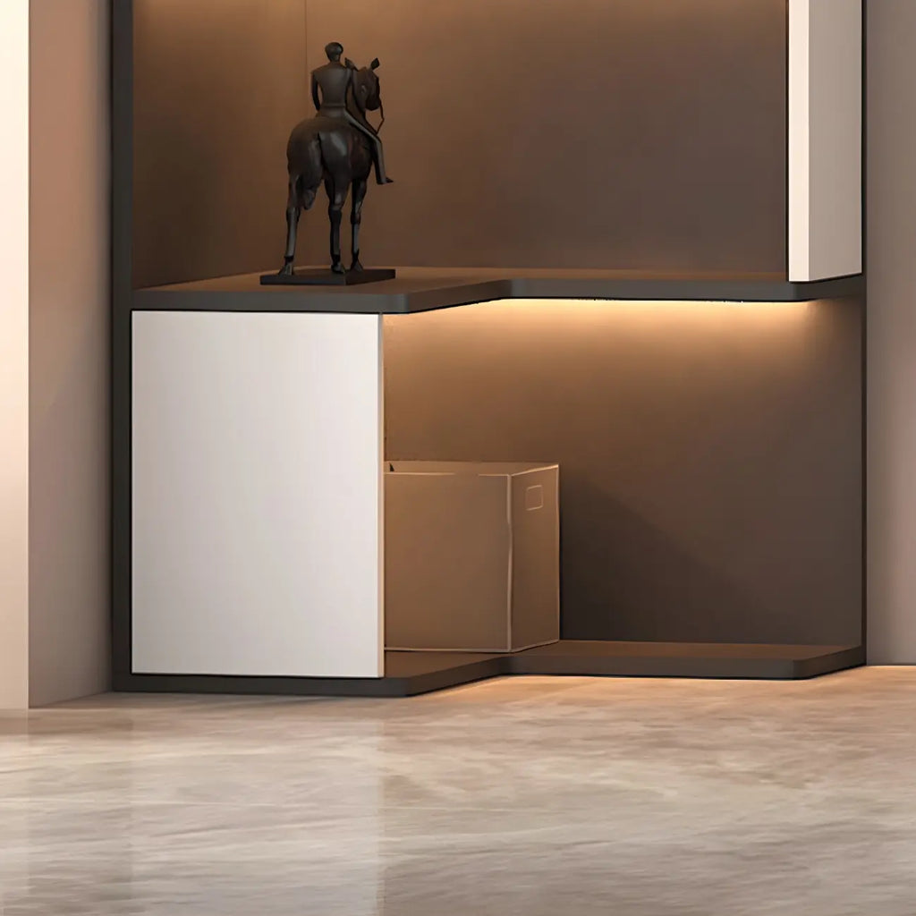 Vitrine d'angle ouverte en bois noir et blanc avec éclairage
