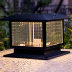 Lampe solaire extérieure carrée en métal noir et verre avec capuchon de poteau pour jardin ou cour
