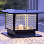 Lampe solaire extérieure carrée en métal noir et verre avec capuchon de poteau pour jardin ou cour