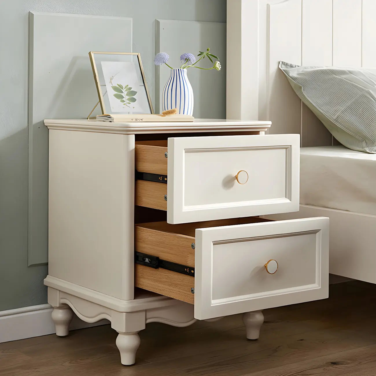 Table de chevet française en bois blanc à deux couches
