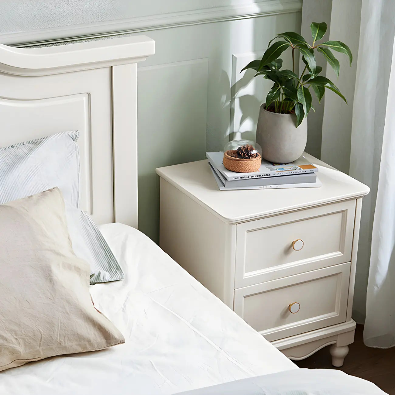 Table de chevet française en bois blanc à deux couches