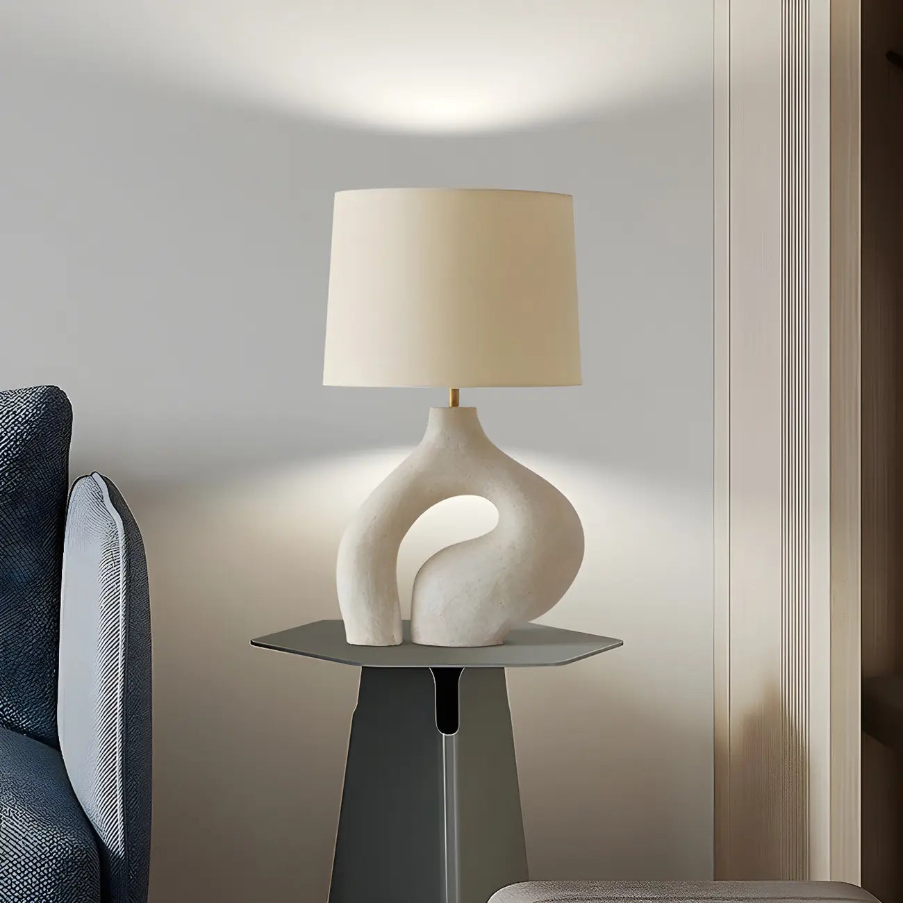 Lampe de table géométrique en résine blanche à intensité variable pour chambre à coucher
