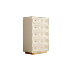 Commode élégante en bois blanc avec tiroirs pour le rangement de la chambre