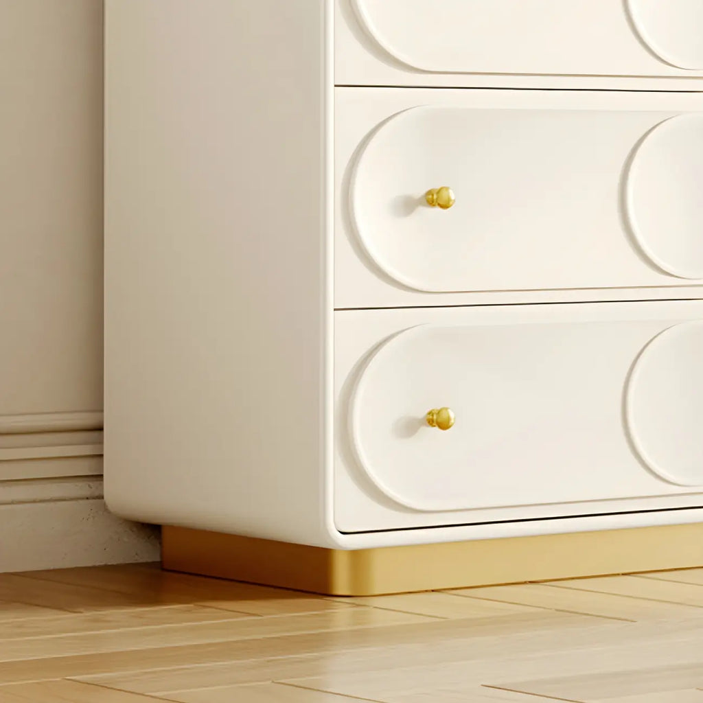 Commode élégante en bois blanc avec tiroirs pour le rangement de la chambre