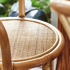Tabourets de bar contemporains en bois et rotin avec repose-pieds