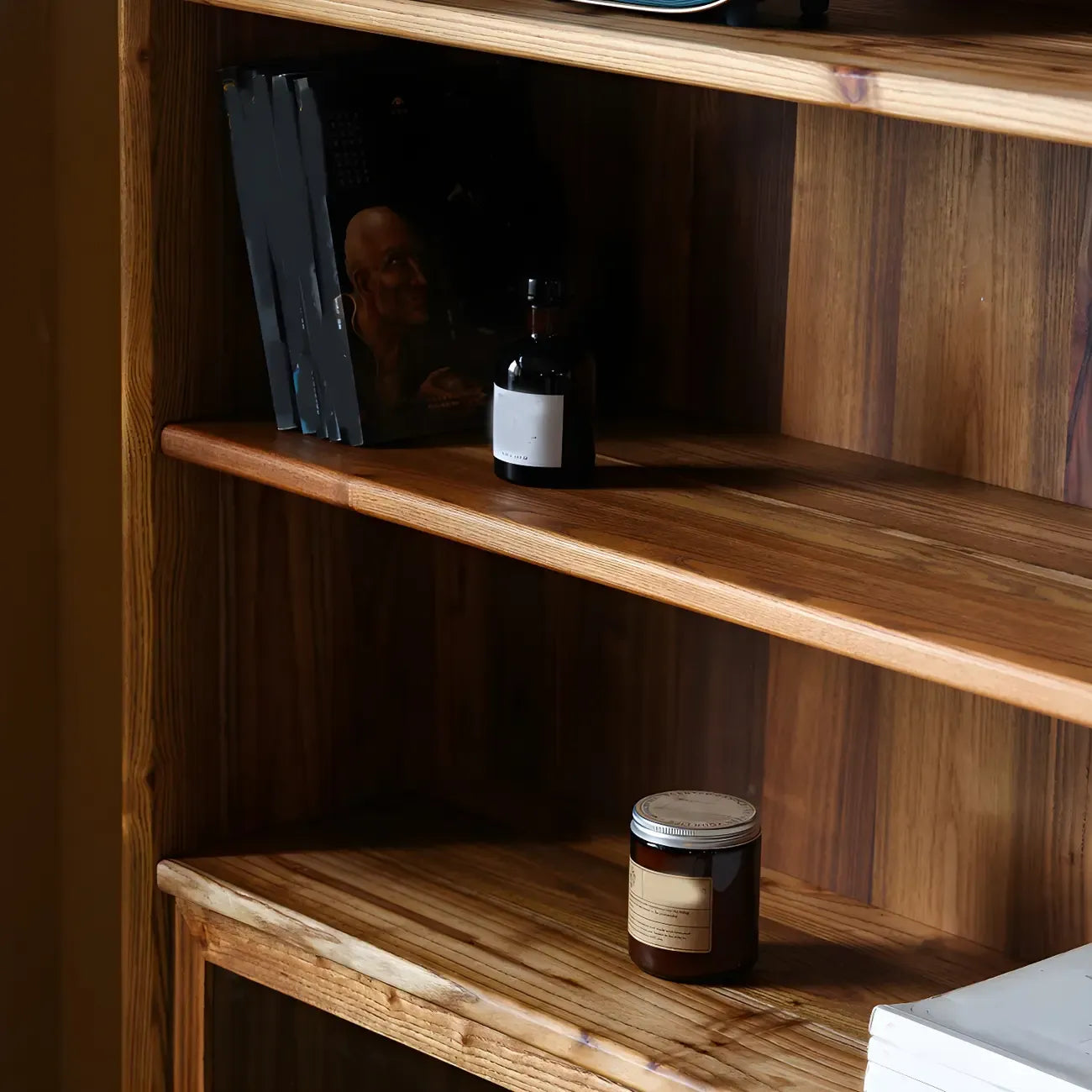Vitrine standard à porte coulissante en bois brun et verre