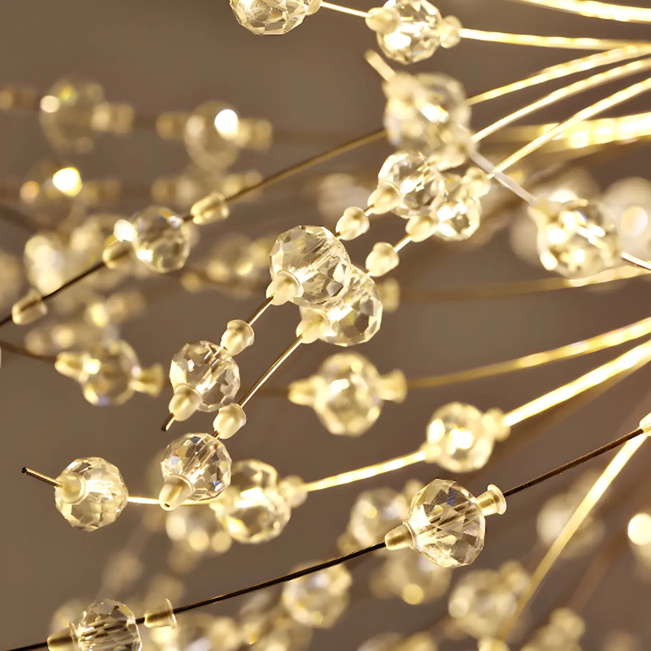 Lampadario Sputnik moderno regolabile con cristalli dorati a esplosione