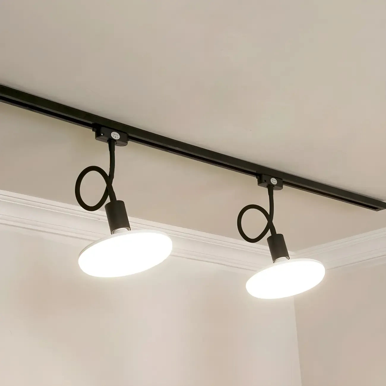 Faretto a binario LED moderno a 5 luci con testine regolabili