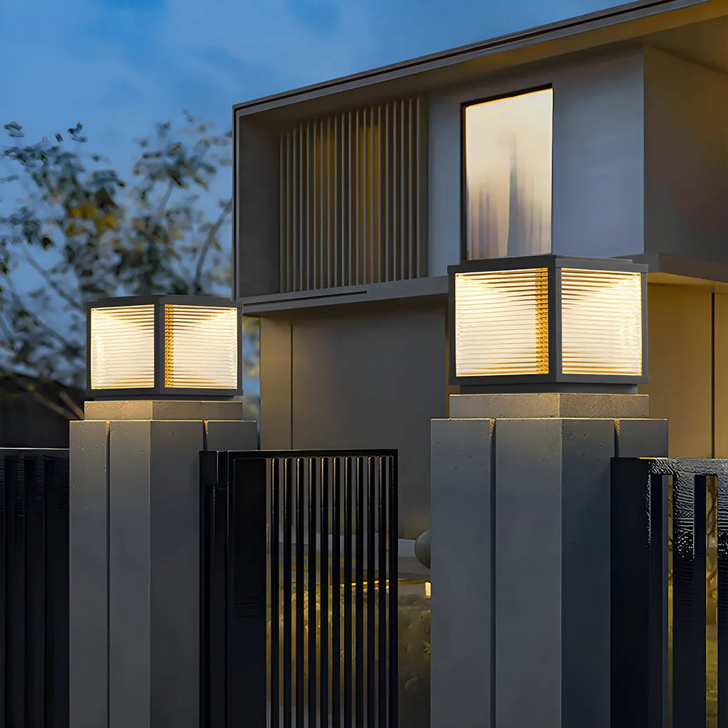 Lampes solaires d'extérieur modernes à bande noire cubique