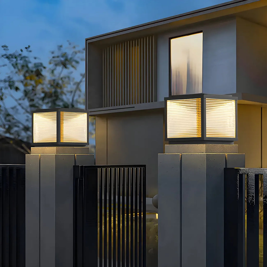 Lampes solaires d'extérieur modernes à bande noire cubique