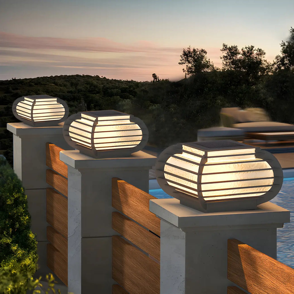 Lampadaires d'extérieur en métal noir côtelé à lumière chaude