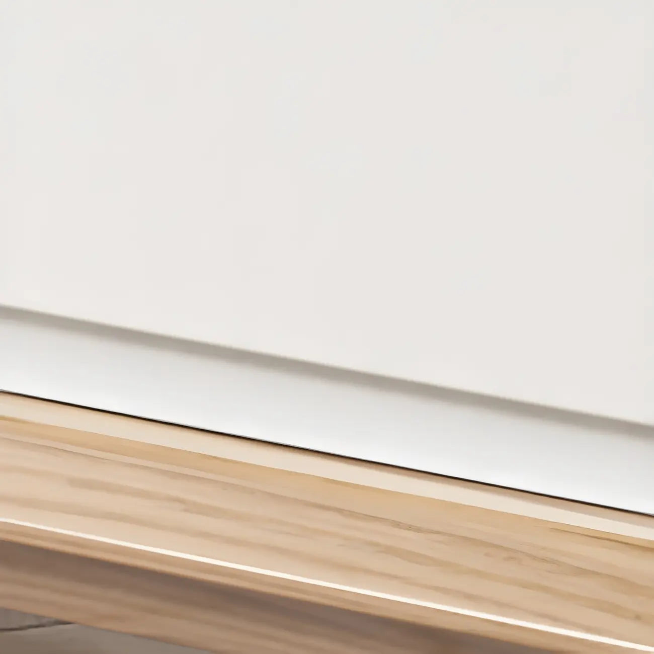 Mobile TV sospeso lungo 79, in legno naturale, con cassetti