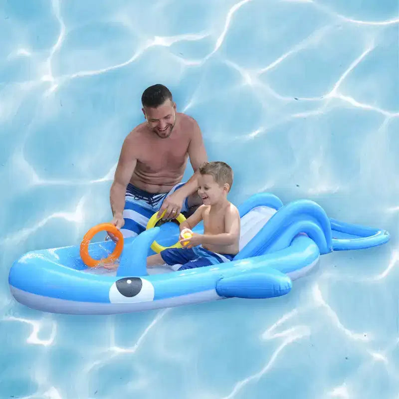 Piscine gonflable interactive pour enfants en forme de baleine Pool Central – 2,05 m – Bleu et Blanc