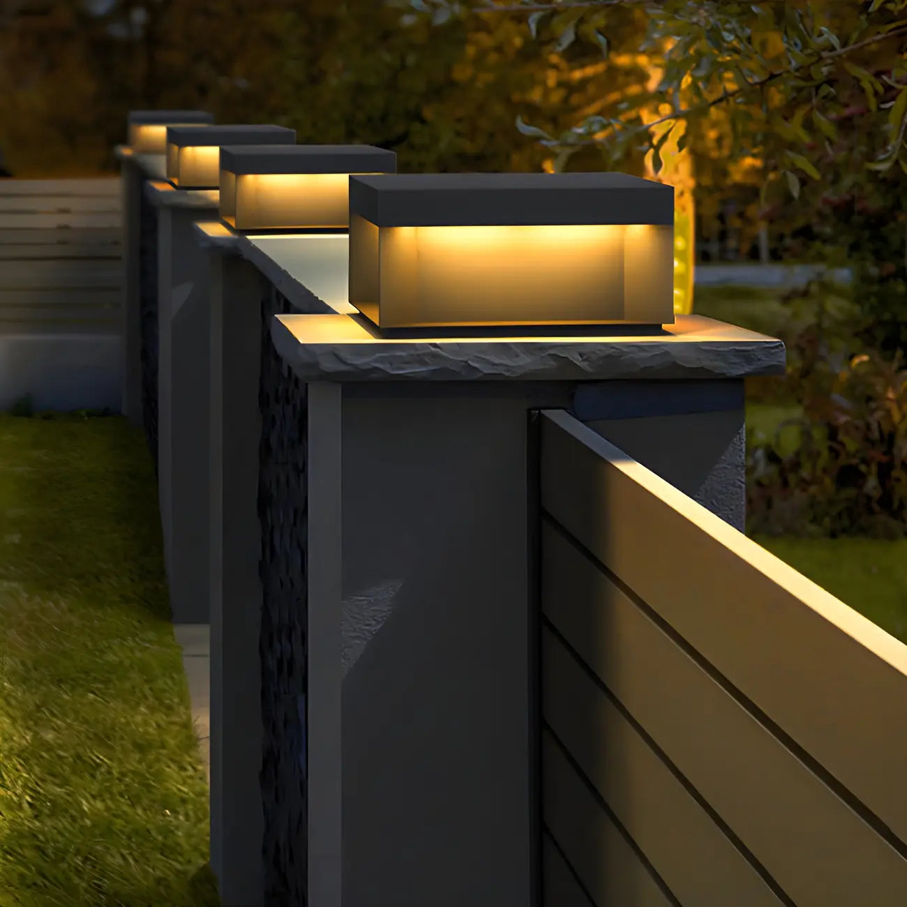 Lampadaires solaires d'extérieur modernes à géométrie noire