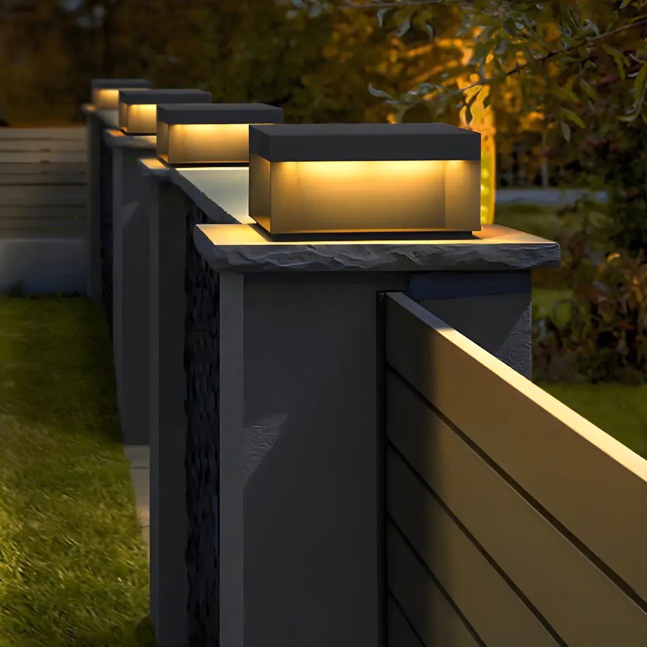 Lampadaires solaires d'extérieur modernes à géométrie noire