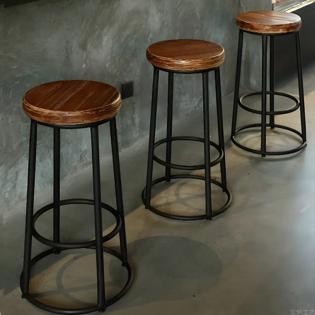 Tabourets de bar ronds en bois sans dossier de style industriel