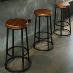 Tabourets de bar ronds en bois sans dossier de style industriel