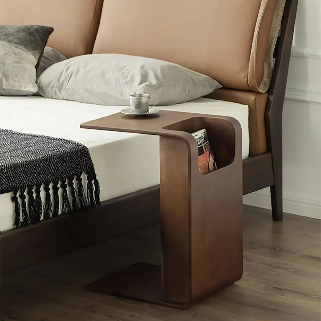Table d'appoint convertible en forme de C en bois de noyer avec rangement