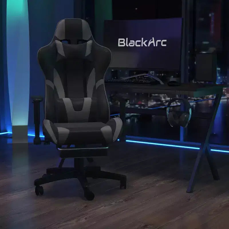 Sedia gaming reclinabile BlackArc in similpelle – Braccioli girevoli regolabili in altezza, poggiapiedi estraibile, cuscini poggiatesta e lombare