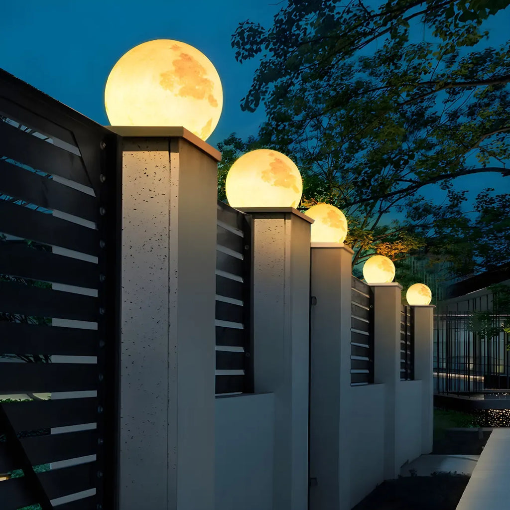 Lampe de poteau en résine à motif de globe lunaire jaune