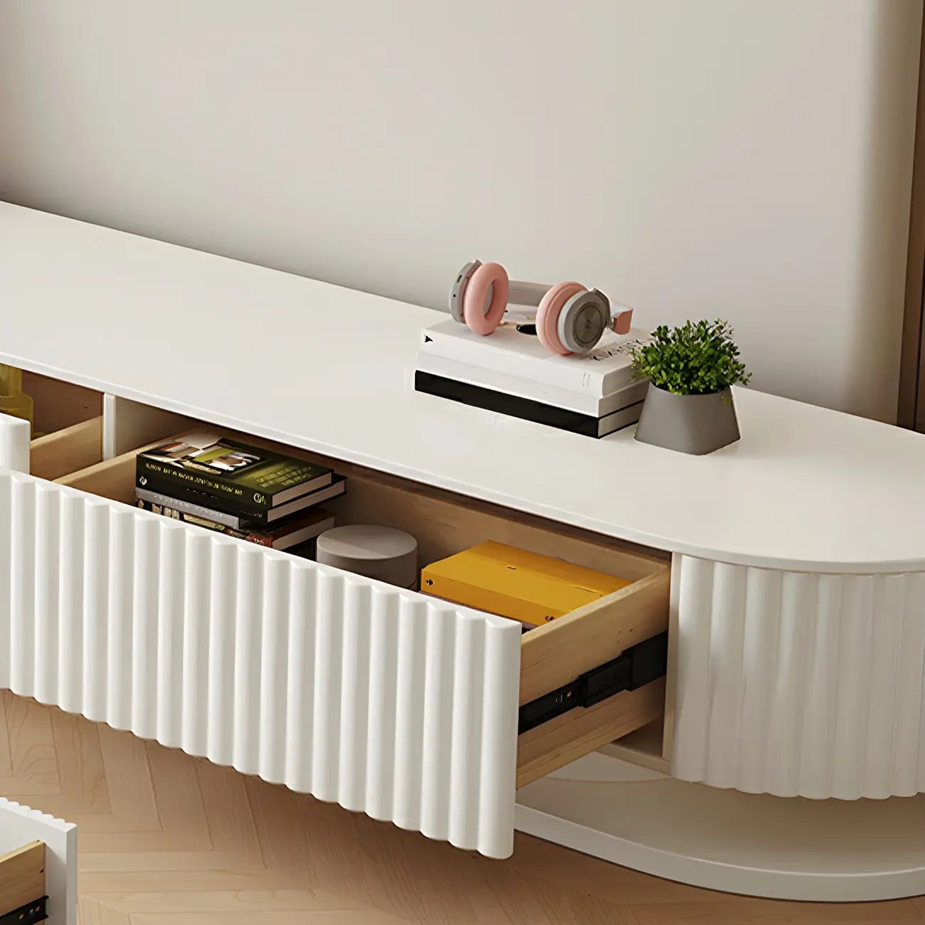 Meuble TV moderne en bois blanc, long et cannelé, avec tiroirs (79 pouces)