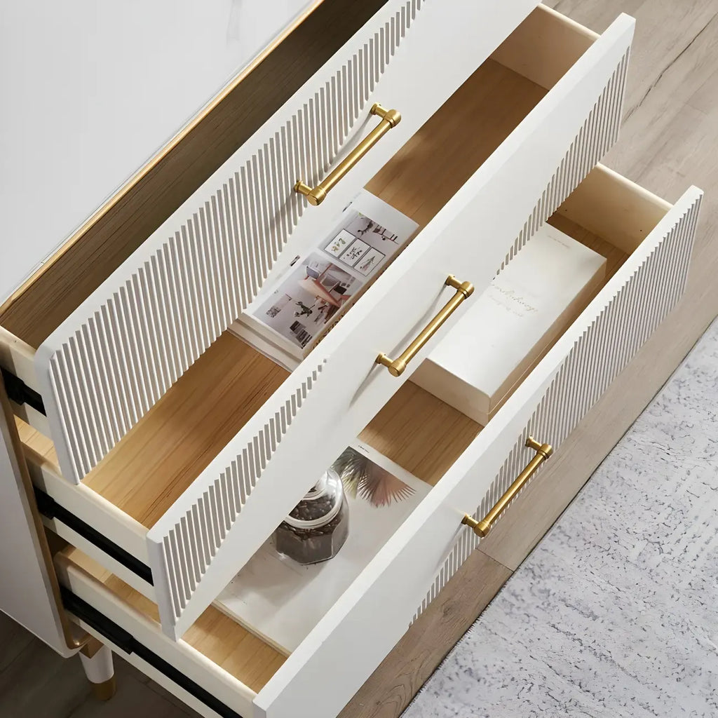Coffres de rangement en bois beige glamour avec accents dorés