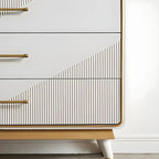 Coffres de rangement en bois beige glamour avec accents dorés